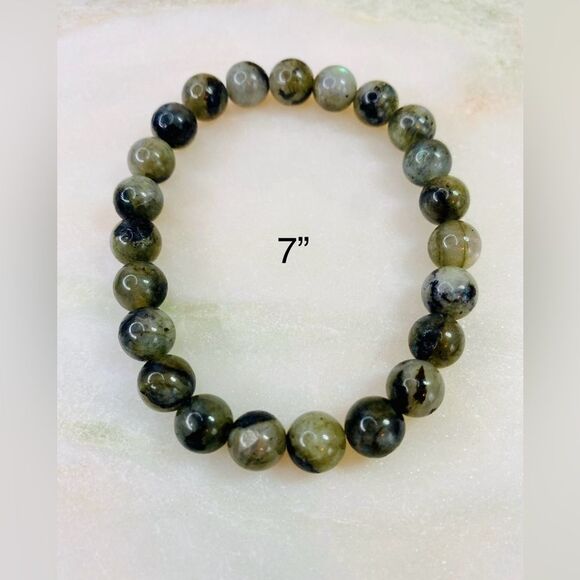 Handmade Gray Labradorite Gemstone Bead Stretch Bracelet - Picture 7 of 9